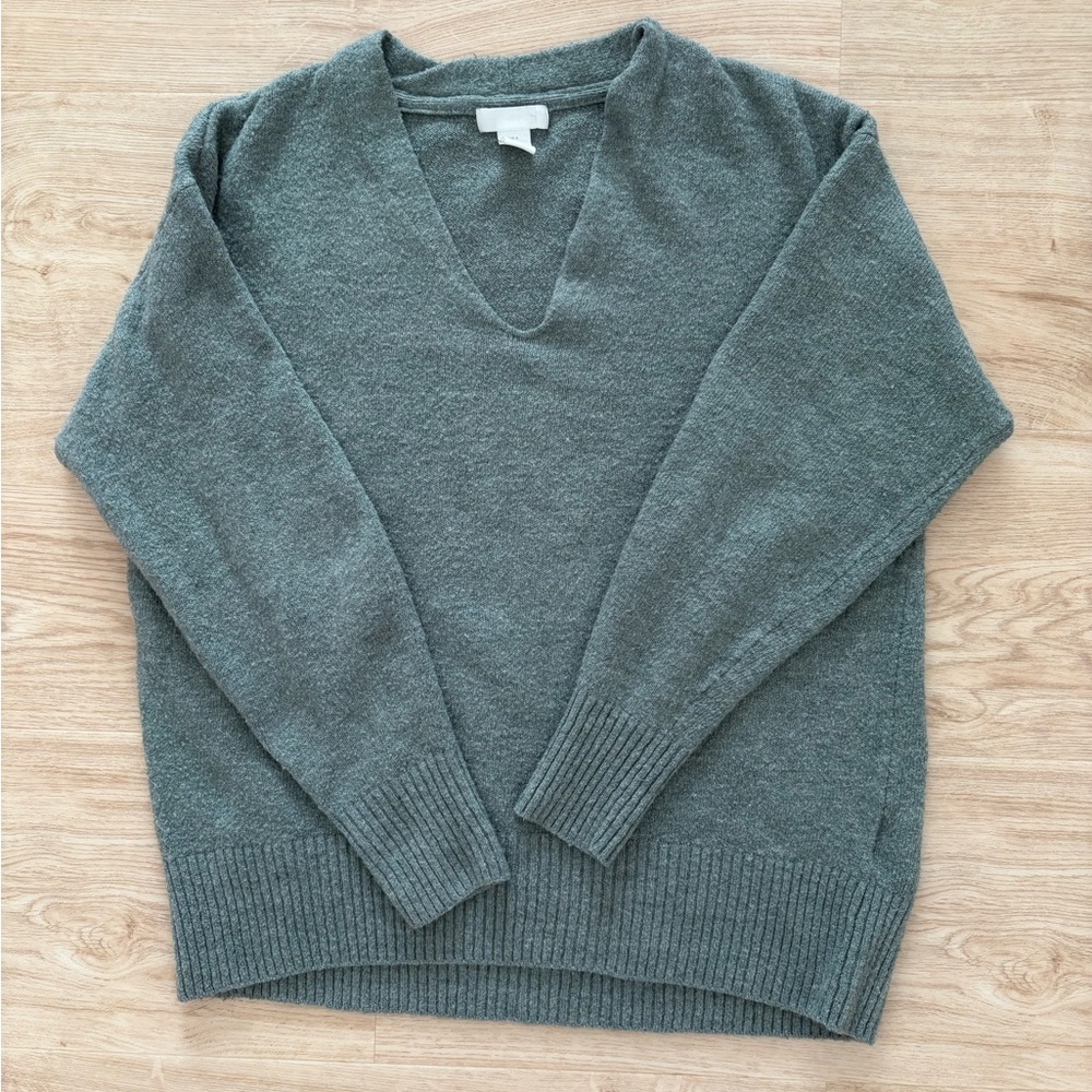 H&M Women's V-Neck Sweater Seafoam Green Size Small